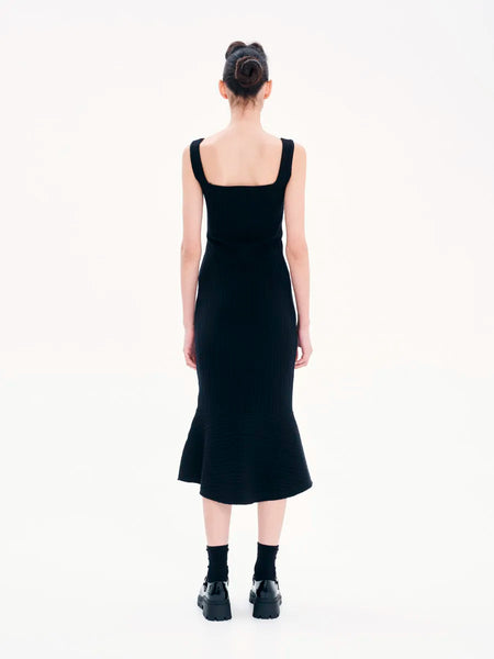 CONSTRUCTED LINES MIDI DRESS | BLACK