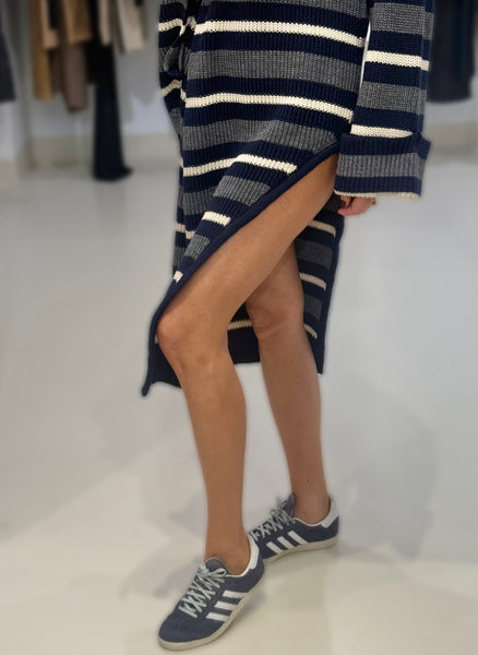 WINTER LOVE CUT TUNIC