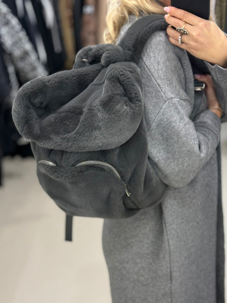 JESSE FUR BACKPACK | GRAPHITE