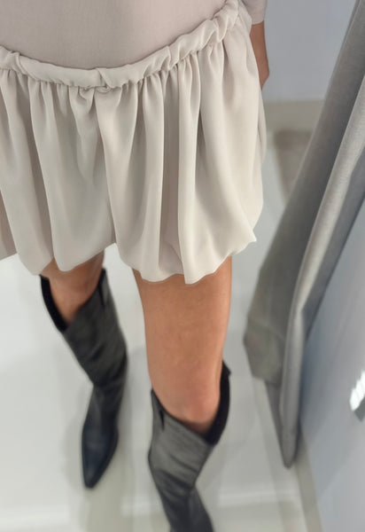 MADDY SHORTS | BEIGE