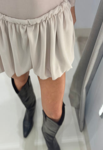 MADDY SHORTS | BEIGE