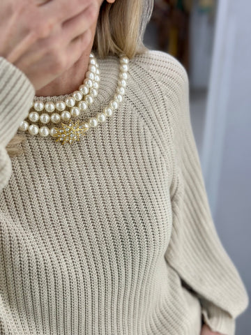 PEARLY NECKLACE.