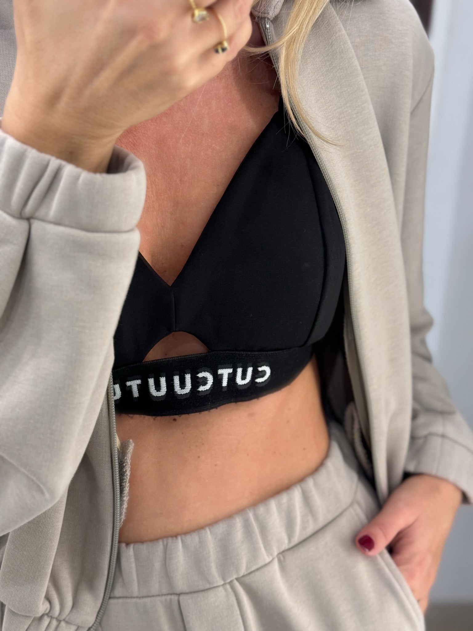 CUT LOGO BRALETTE