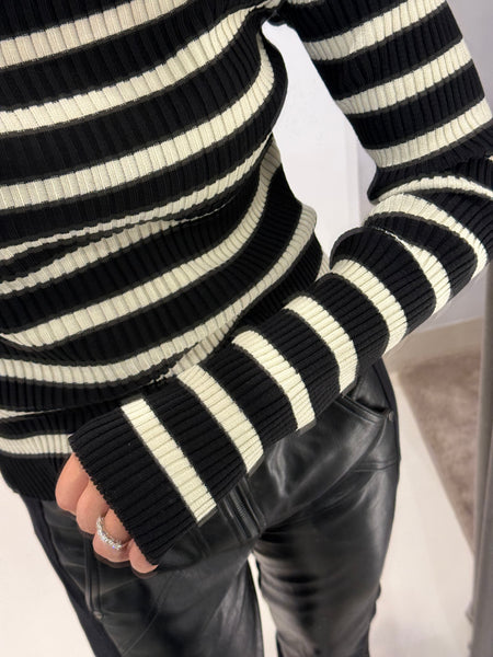 DAMU KNIT TOP