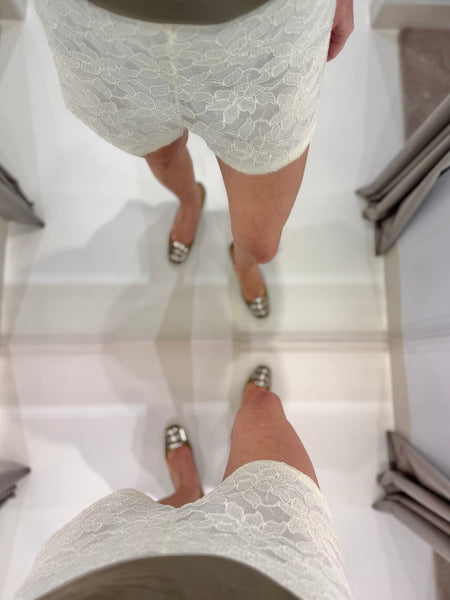 IVORY ECRU LACE SHORTS