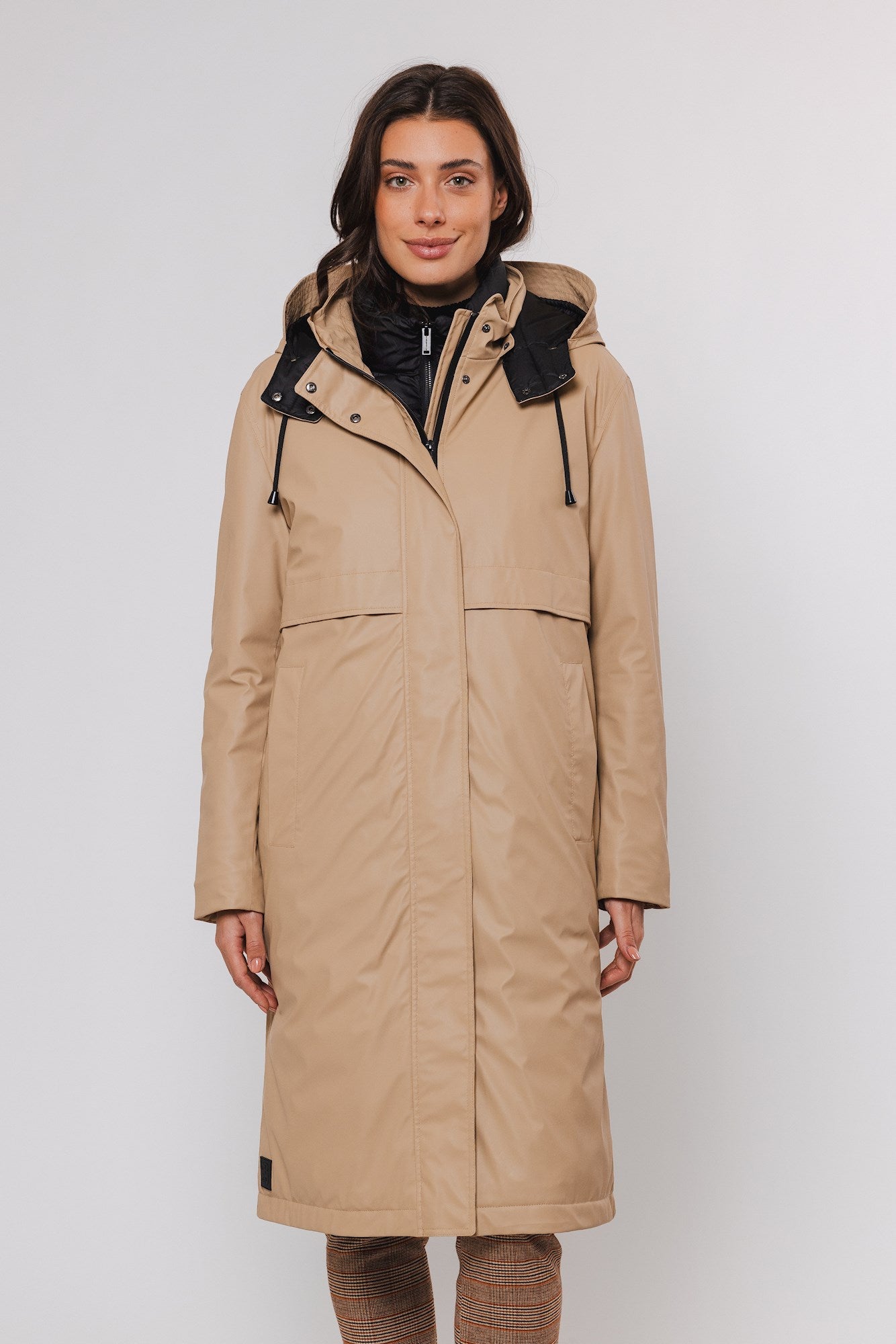 DANITA RAINCOAT | SAND