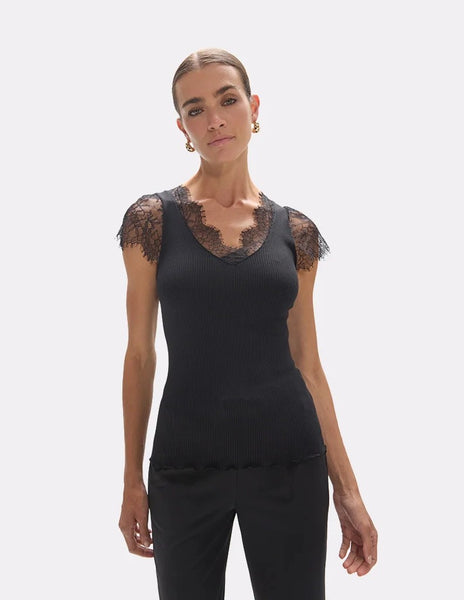 LUKIA TOP